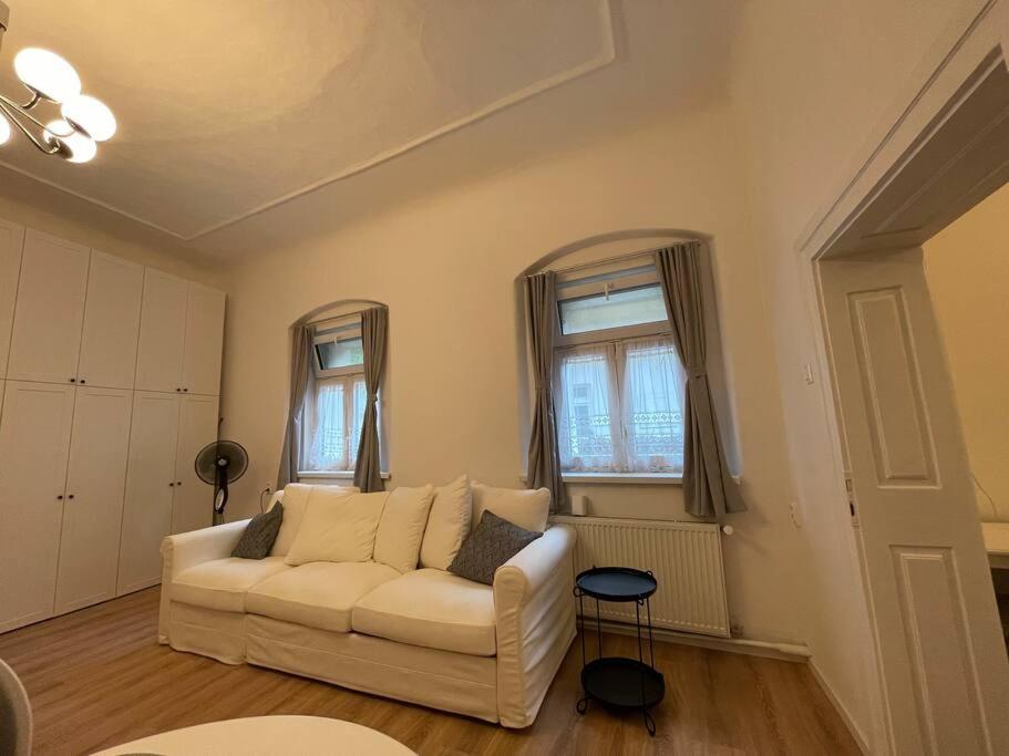 Good Old Times Apartment Bratislava Bagian luar foto