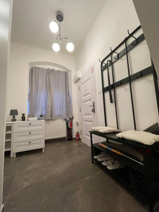 Good Old Times Apartment Bratislava Bagian luar foto