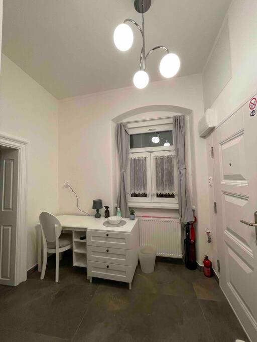 Good Old Times Apartment Bratislava Bagian luar foto